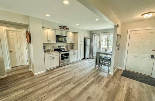 Rapid City House | New! Hilltop House in the Canyon