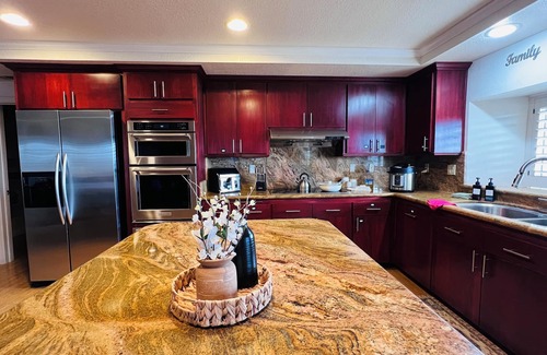 Temecula Villa | New Hilltop Private Estate W/Views, Pool, Hot Tub, Mini Golf & More!