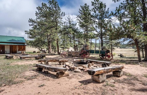 Lake George Ski Chalet | New! Historic 1906 cabin in Colorado Natl Forest