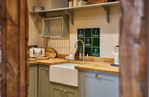 Llangadog Cottage | NEW - Historic Cottage with oak beams, Black Mountain, Brecon National Park