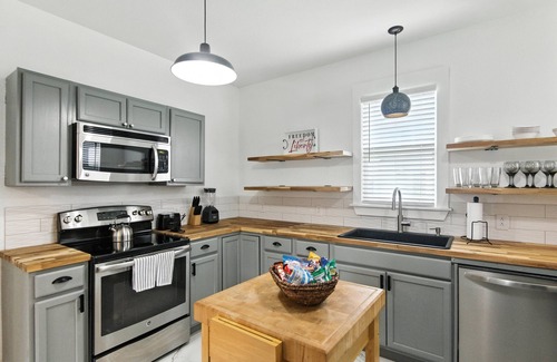Elizabeth City House | NEW! Historic Elegance in the Heart of Elizabeth City