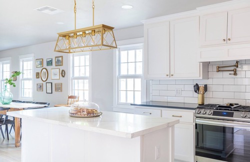 Chappell Hill House | NEW | Historic + Stocked | Near Downtown Food+Shop | Fire Pit | Sleeps 8