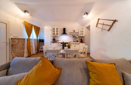 Oklaj House | NEW! Holiday home Maša with heated pool- near NP Krka