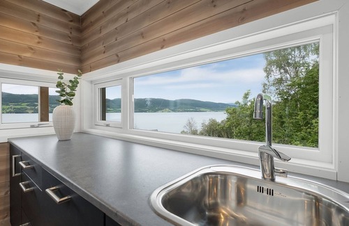 Gjemnes Municipality House | New holiday home right by the fjord
