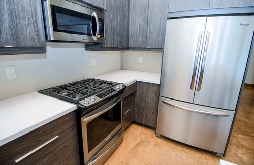 East Kootenay House | New home, 100m from lift. Relax and enjoy this 4bdm Mountain Modern House.