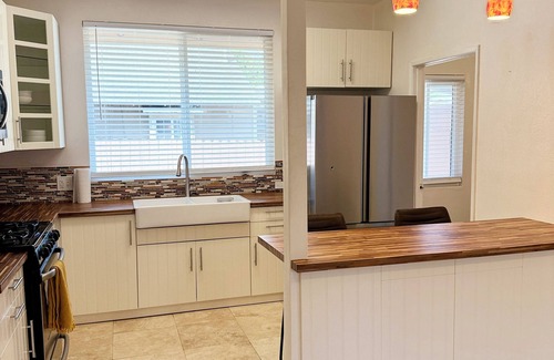 Canoga Park House | NEW Home 2.5BR/2.5BA w/Huge Backyard near Woodland Hills DownTown