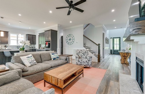 Estill Springs House | New Home 2022-Hot Tub-Boat Dock- 4,000+sq ft, 5 bedrooms, Pool Table, Ping Pong