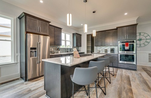 Estill Springs House | New Home 2022-Hot Tub-Boat Dock- 4,000+sq ft, 5 bedrooms, Pool Table, Ping Pong