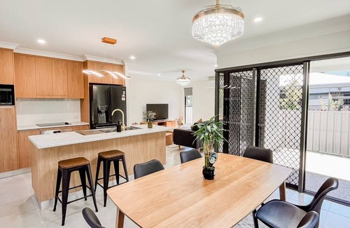 West Mackay House | New Home close to Airport,hospital, Coles & Resto