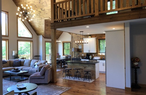 Windham House | "New Home" Idyllic Mt Views ,Pond & Horse farm views 2 min to Town