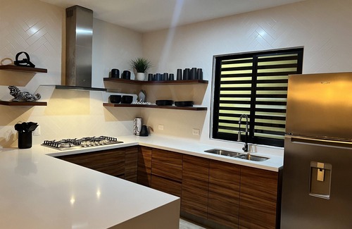 Ixtapa House | New Home just 15 minutes from Beach!
