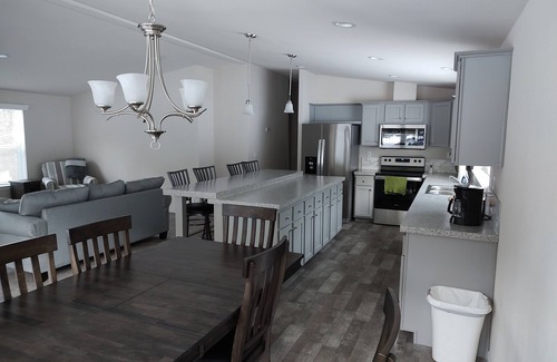 Lincoln House | New home on acreage, motorhome hookup, 4 miles from free boat ramp.