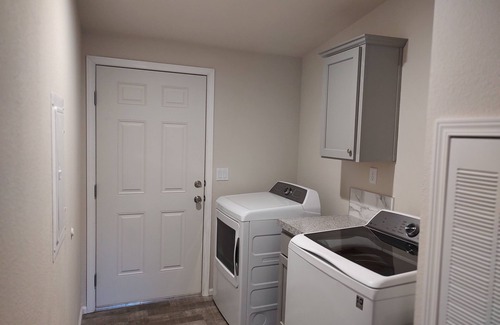 Lincoln House | New home on acreage, motorhome hookup, 4 miles from free boat ramp.