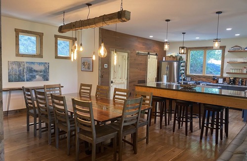 Burnsville House | New Home on South Toe River, Pet Friendly