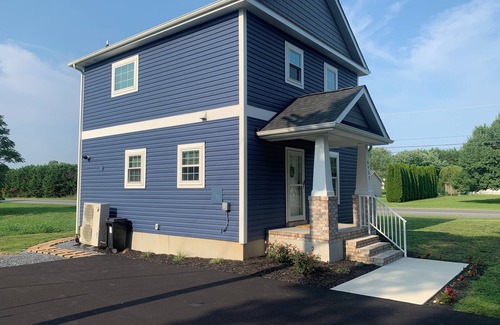 Lincoln House | New home w/EV charging, close to beaches and DE Turf