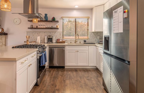 Riverside House | New Home W/POOL close to downtown & UCR