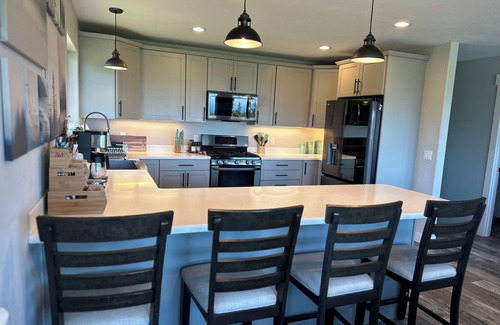 Diamond Ridge House | New home with views of Cook Inlet and towering glaciated volcanoes