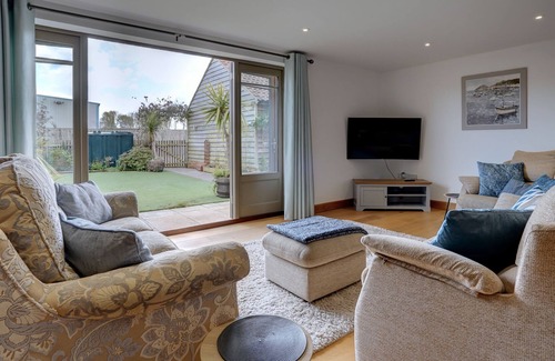 Martham Cabin | !! NEW !! Honeysuckle Barn - sleeps 8 | Winterton Cottages