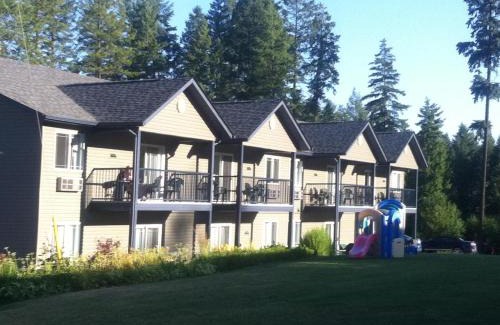 Christina Lake Hotel | New Horizon Motel