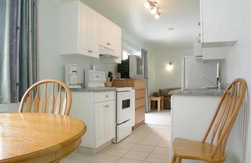 Christina Lake Hotel | New Horizon Motel