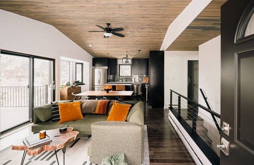 Bailey House | NEW Hot Tub + Arcade + Fire Pit + Mtn Views