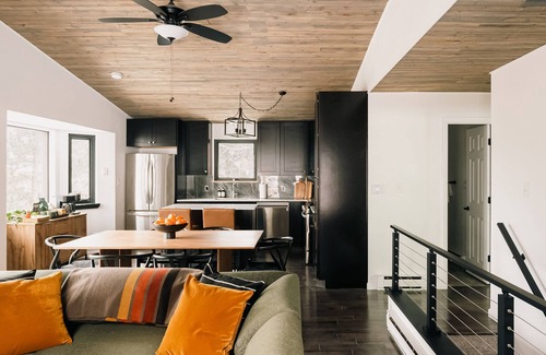 Bailey House | NEW Hot Tub + Arcade + Fire Pit + Mtn Views
