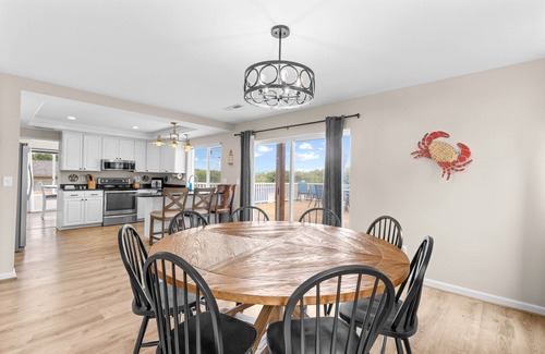 Grayland House | NEW HOT TUB, Dogs Ok, Fire Pit, Game Room, BBQ (Dunes)