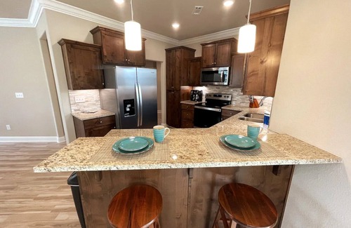 Eureka Springs House | New Hot Tub Lake View King Suite FAST WiFi 75” TV