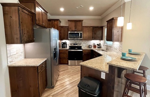 Eureka Springs House | New Hot Tub Lake View King Suite FAST WiFi 75” TV