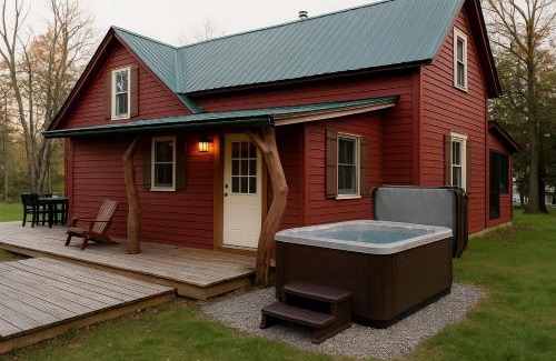 Pepin House | New Hot Tub Nov 2025, Firepit, Eco-friendly