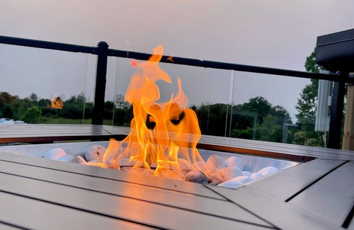 Port Albert House | NEW HOT TUB, ROOFTOP PATIO AND ENHANCED LAKE VIEWS! Dogs are welcome!
