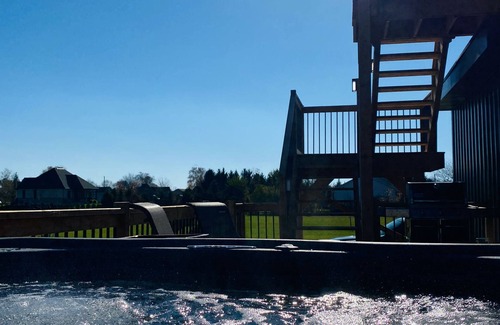 Port Albert House | NEW HOT TUB, ROOFTOP PATIO AND ENHANCED LAKE VIEWS! Dogs are welcome!