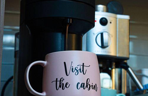 MacTier Cottage | NEW Hot Tub, Sauna, BBQ, T.O<2h, Nespresso, Wifi