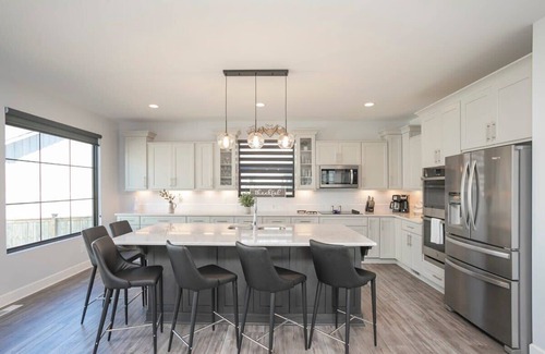 Cleveland Park House | New Hot Tub | Spacious Home | 2 Mi from Downtown