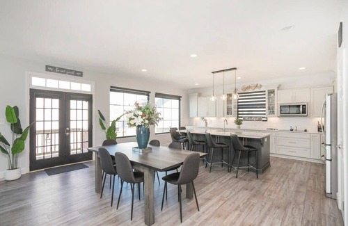 Cleveland Park House | New Hot Tub | Spacious Home | 2 Mi from Downtown