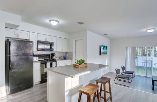 Gladeview House | New! house near Desing District with free parking