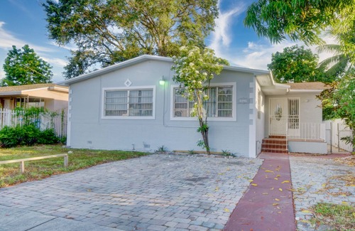 Gladeview House | New! house near Desing District with free parking