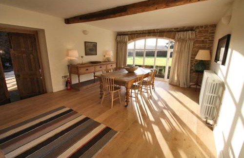 Flintshire House | New House Wrexham sleeps 4