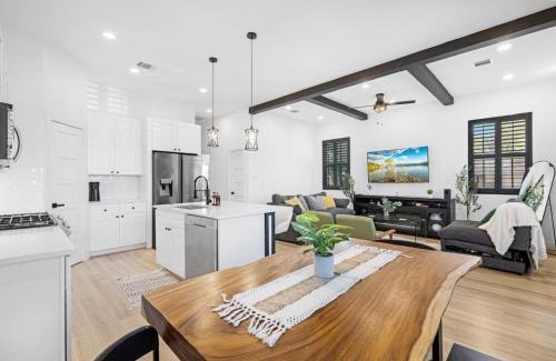Northside House | NEW! Houston Cozy Getaway Near Stadiums & Downtown