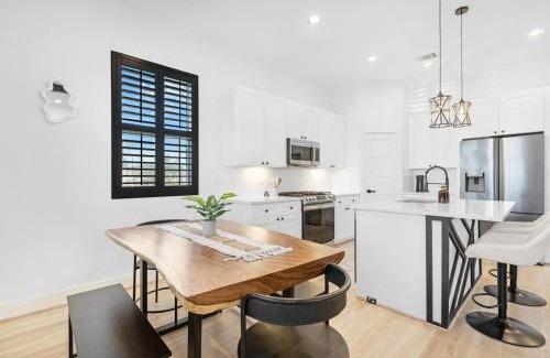 Northside House | NEW! Houston Cozy Getaway Near Stadiums & Downtown