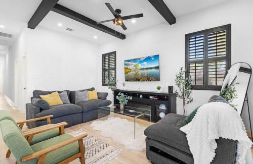Northside House | NEW! Houston Cozy Getaway Near Stadiums & Downtown