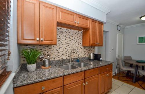 Virginia Park Apartment | New Huge Green Garden 1BR