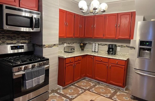 North Chicago House | New Humble Home! - Near Six Flags & Naval Base!