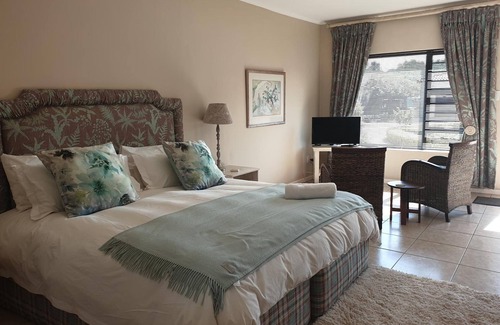 Kraaifontein Bed & Breakfast | New Hunters Moon