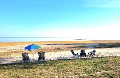 Au Gres House | New! Huron Paradise - Family-friendly Lakefront!