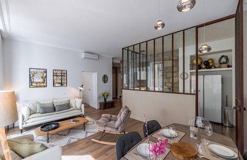 Carabacel Apartment | NEW-Hyper Centre-Cozy Chic-Renovated apartment with all comforts-AC-Balconnet-asc-Park