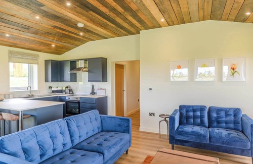 Hundall Ski Chalet | New in 2022 Luxurious and contemporary lodge with stunning countryside views.