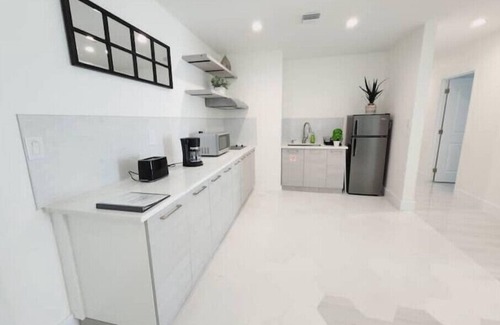 Fort Lauderdale House | New in Town! Airport, Beaches, Downtown!