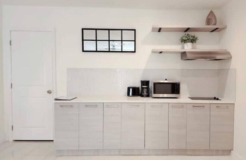 Fort Lauderdale House | New in Town! Airport, Beaches, Downtown!