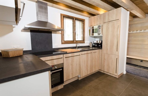 Peisey-Nancroix Ski Chalet | new independent 4 * chalet at the foot of the cable system leading to paradiski